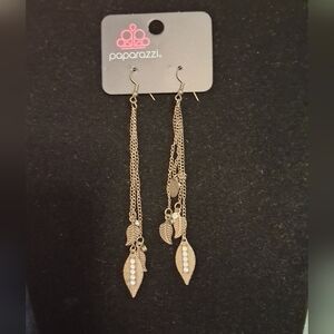 *NWT* PAPARAZZI *CLEARANCE* Gold Leaf Drop Earrings with Rhinestone Accent